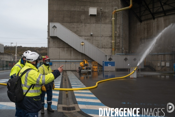 Exercise d accident nucléaire à la centrale de Paluel.