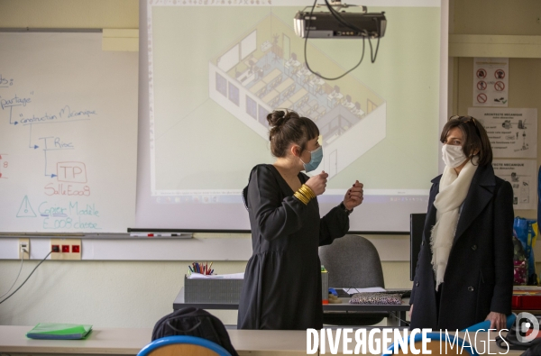 Nathalie ELIMAS au lycée Les côtes de Villebon.