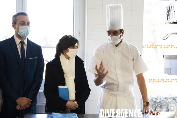 Nathalie ELIMAS au lycée Les côtes de Villebon.