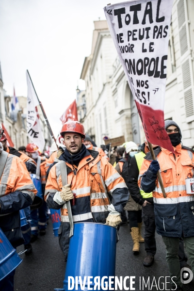 Manifestation contre les licenciements