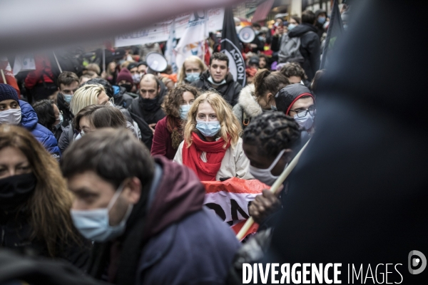 Manifestation contre les licenciements