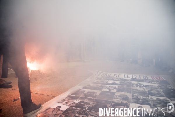 Manifestation des raffineurs grévistes de Grandpuits devant le siège de Total à La Défense