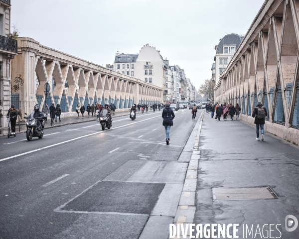 Grève des transports iétons rue Lafayette