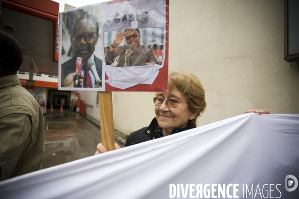 Cellule Françafrique - Sommet France - Afrique des chefs d État - Visite en bus impérial des hauts lieux parisiens de la Françafrique pour dénoncer les relations entre la France et les dictateurs africains.