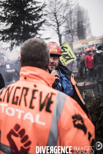 Grève à la raffinerie Total de Grandpuits