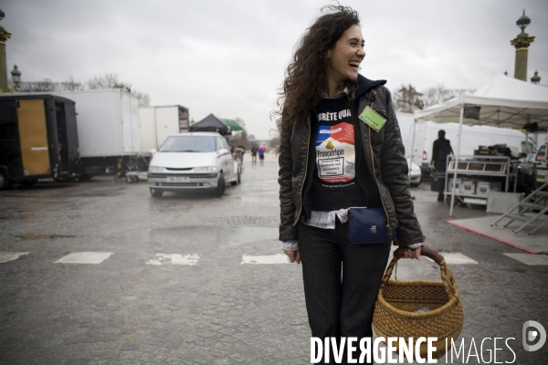 Cellule Françafrique - Sommet France - Afrique des chefs d État - Visite en bus impérial des hauts lieux parisiens de la Françafrique pour dénoncer les relations entre la France et les dictateurs africains.