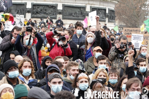 Marche des libertes à Paris contre la loi securite globale