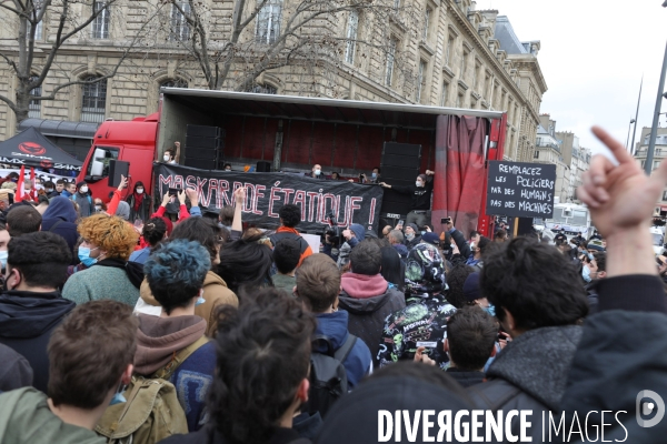 Marche des libertes à Paris contre la loi securite globale