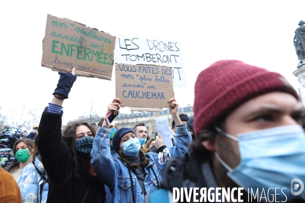 Marche des libertes à Paris contre la loi securite globale