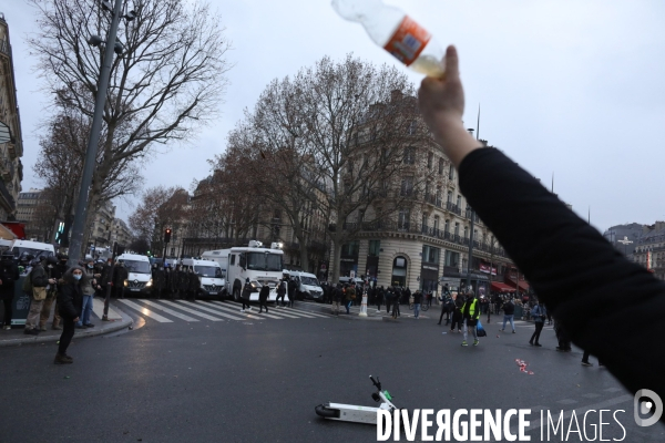 Marche des libertes à Paris contre la loi securite globale