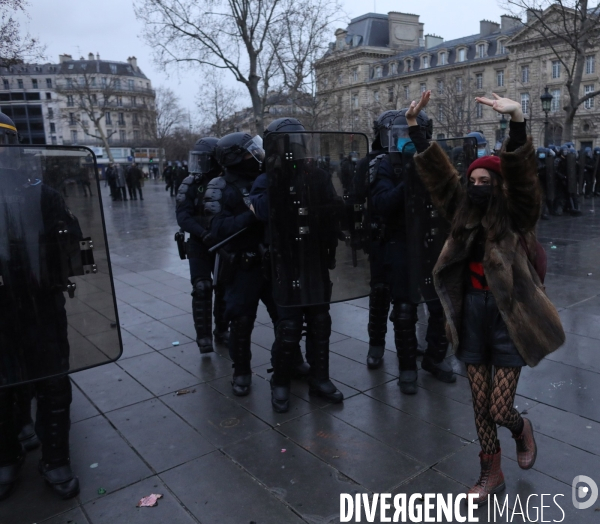 Marche des libertes à Paris contre la loi securite globale