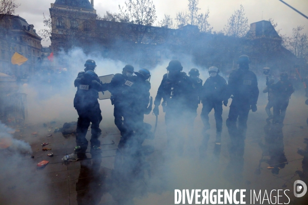 Marche des libertes à Paris contre la loi securite globale