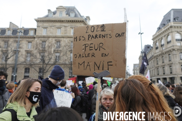 Marche des libertes à Paris contre la loi securite globale