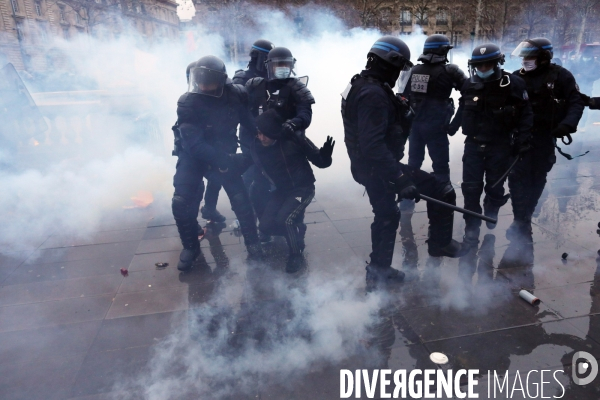 Marche des libertes à Paris contre la loi securite globale