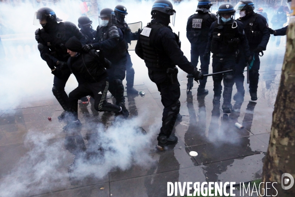 Marche des libertes à Paris contre la loi securite globale