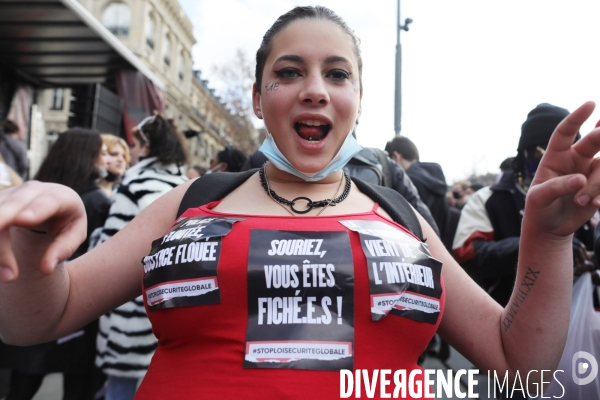 Marche des libertes à Paris contre la loi securite globale