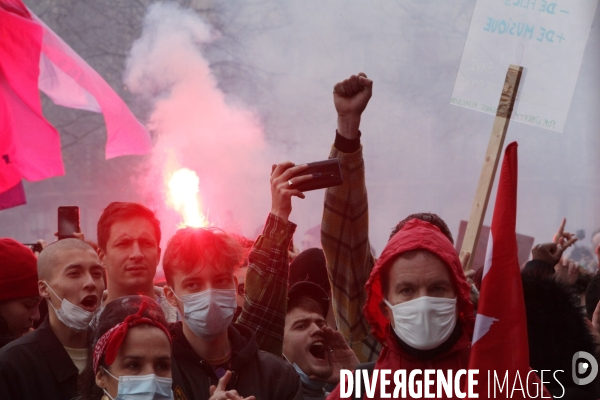 Marche des libertes à Paris contre la loi securite globale