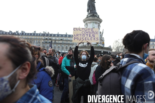 Marche des libertes à Paris contre la loi securite globale