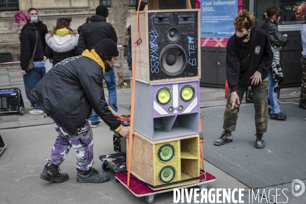 À Paris, manif ou « rave-party » ?