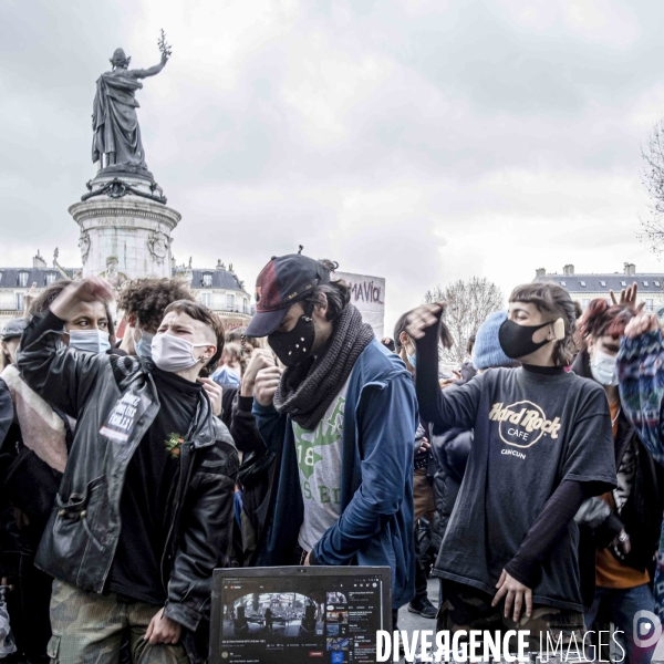 À Paris, manif ou « rave-party » ?