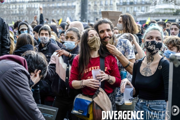 À Paris, manif ou « rave-party » ?