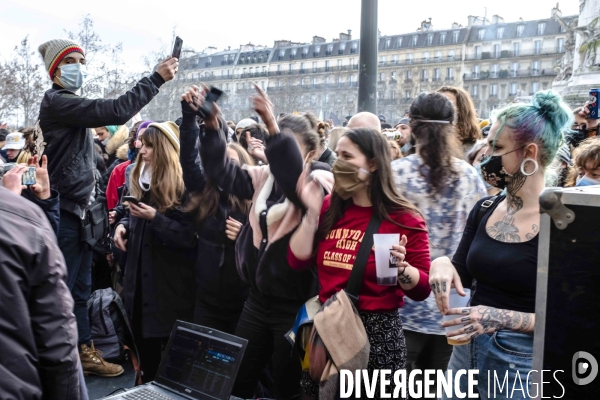 À Paris, manif ou « rave-party » ?
