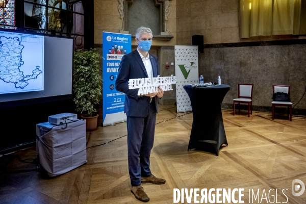 Laurent Wauquiez en campagne pour la vaccination contre le Covid-19.