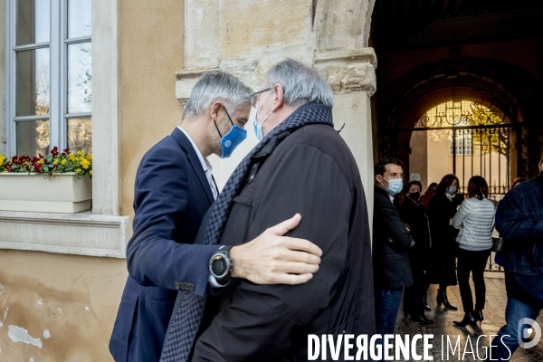 Laurent Wauquiez en campagne pour la vaccination contre le Covid-19.