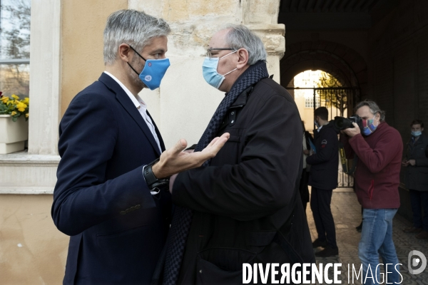 Laurent Wauquiez en campagne pour la vaccination contre le Covid-19.