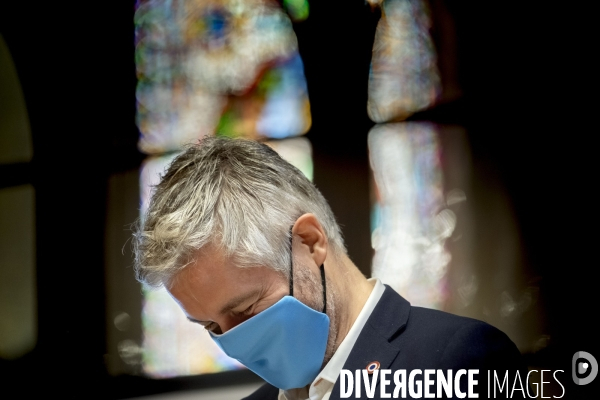 Laurent Wauquiez en campagne pour la vaccination contre le Covid-19.