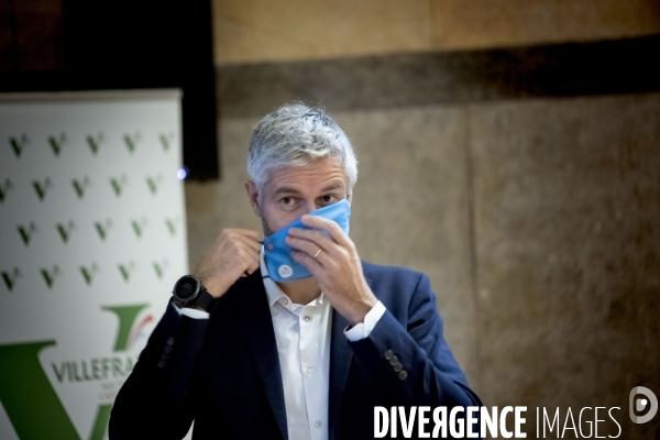 Laurent Wauquiez en campagne pour la vaccination contre le Covid-19.