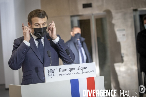 Emmanuel Macron à Saclay