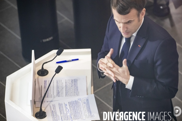 Emmanuel Macron à Saclay