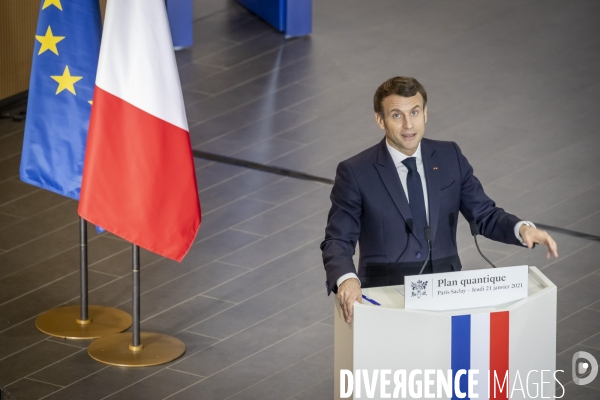 Emmanuel Macron à Saclay