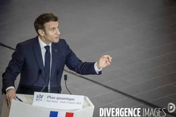 Emmanuel Macron à Saclay