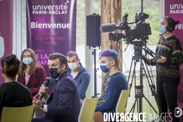 Emmanuel Macron à Saclay