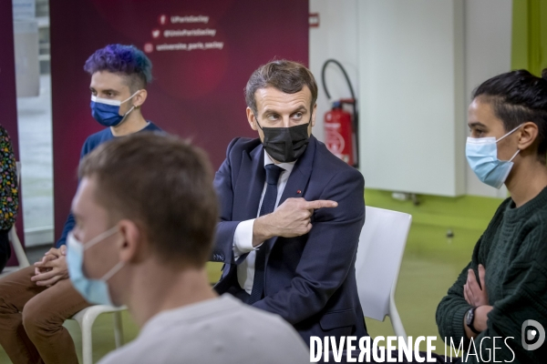 Emmanuel Macron à Saclay
