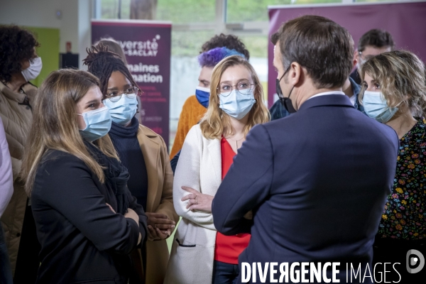 Emmanuel Macron à Saclay