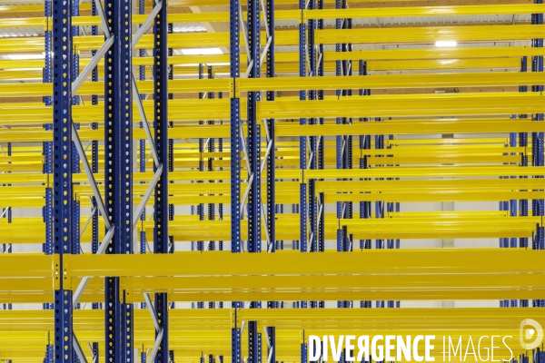 Stockage et entrepôts de la coopérative  JouéClub  à Cestas.