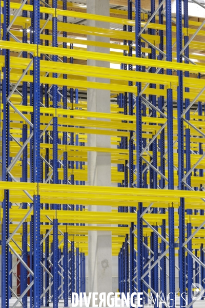 Stockage et entrepôts de la coopérative  JouéClub  à Cestas.