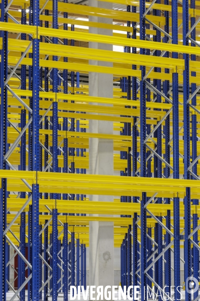Stockage et entrepôts de la coopérative  JouéClub  à Cestas.