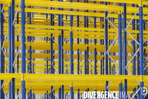 Stockage et entrepôts de la coopérative  JouéClub  à Cestas.