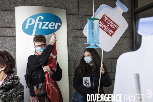 Manifestation du PCF devant PFIZER pour demander la levée des brevets sur le vaccin Covid