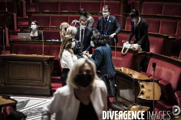 Débat, respect des principes de la République