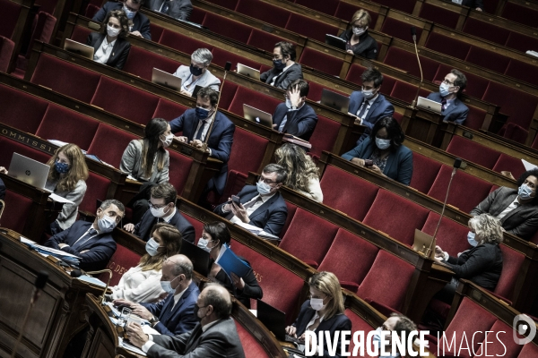Débat, respect des principes de la République