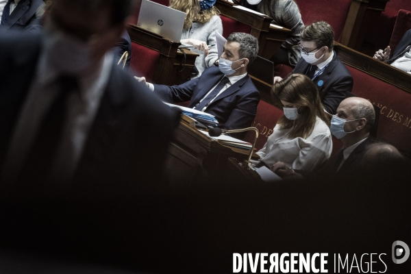 Débat, respect des principes de la République