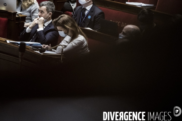 Débat, respect des principes de la République