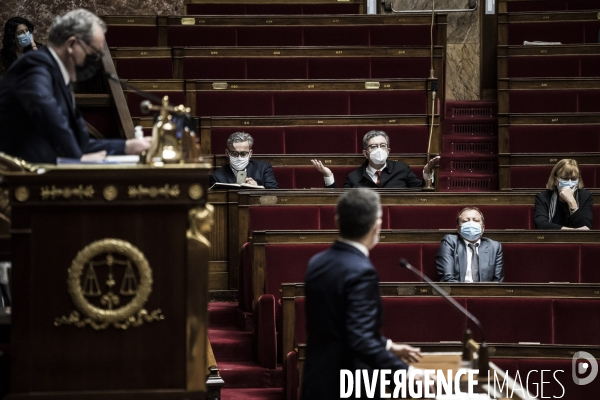 Débat, respect des principes de la République