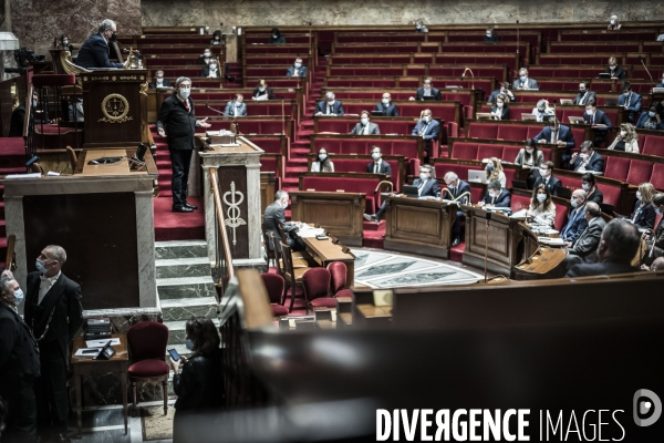 Débat, respect des principes de la République