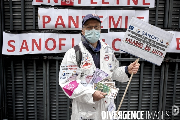 Manifestation des salaries de SANOFI  contre les reductions d emploi, à Paris